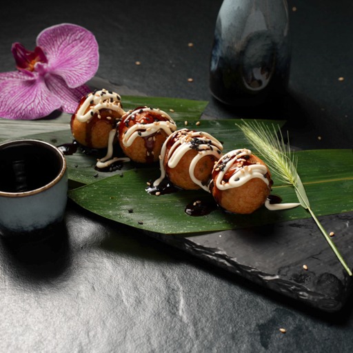 Takoyaki mit Sauce und Mayo bei Yakido Mundsburg