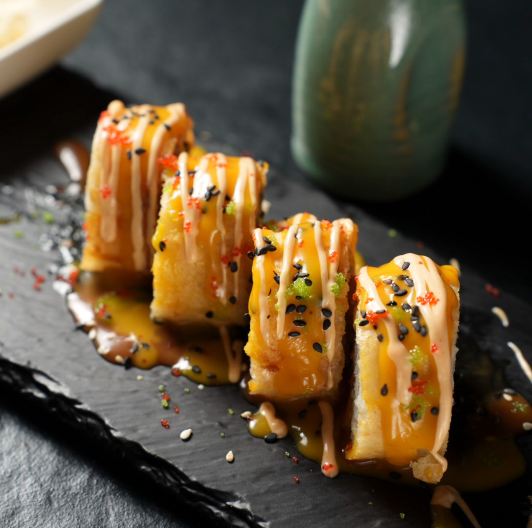Tempura Roll mit Mango-Sauce und Sesam bei Yakido Mundsburg