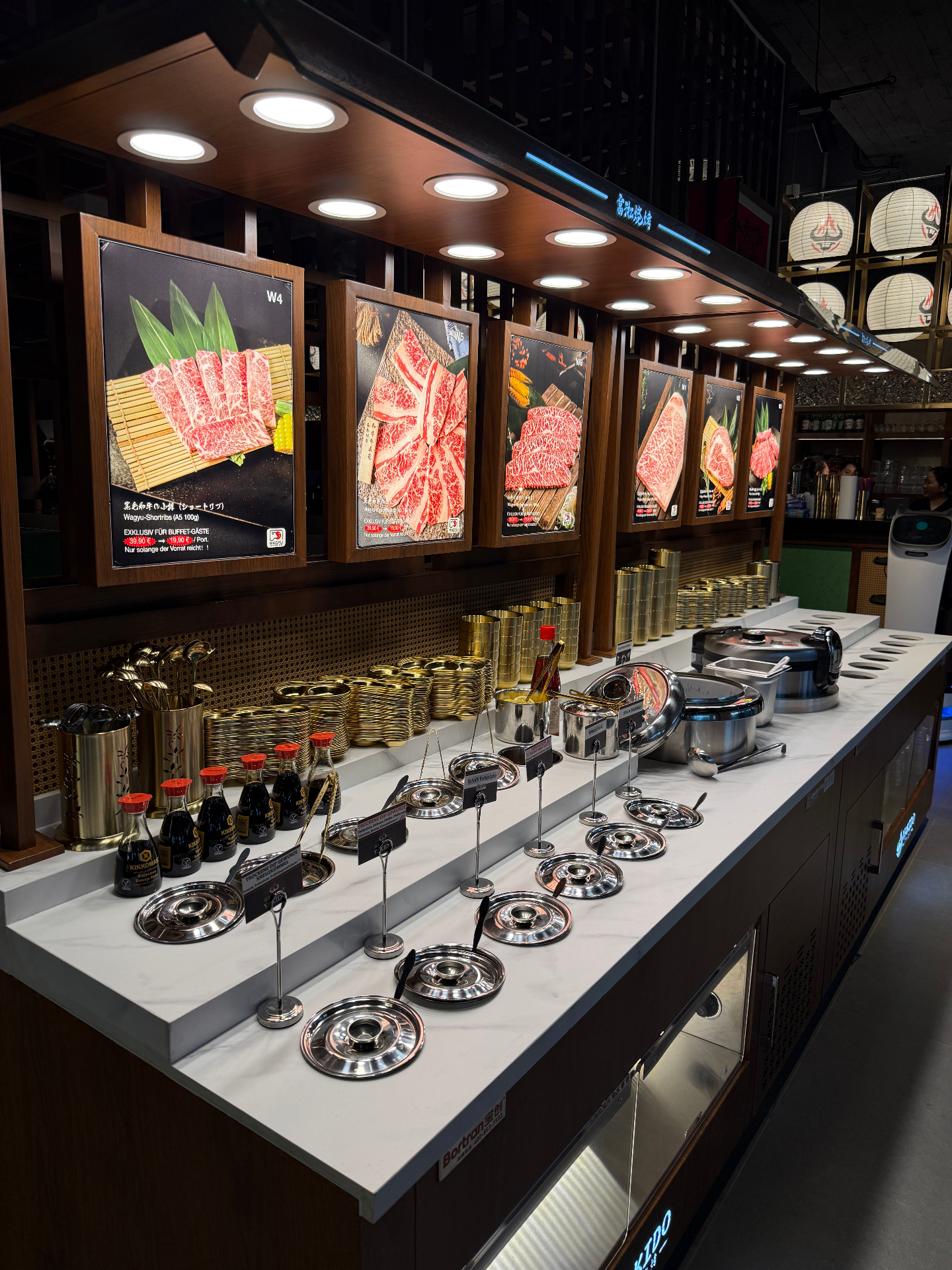 Wagyu-Präsentation und Grill-Station bei Yakido