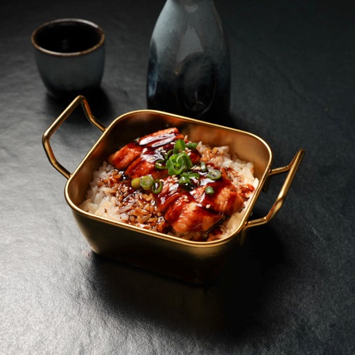 Reisbowl mit Teriyaki-Hähnchen bei Yakido Mundsburg
